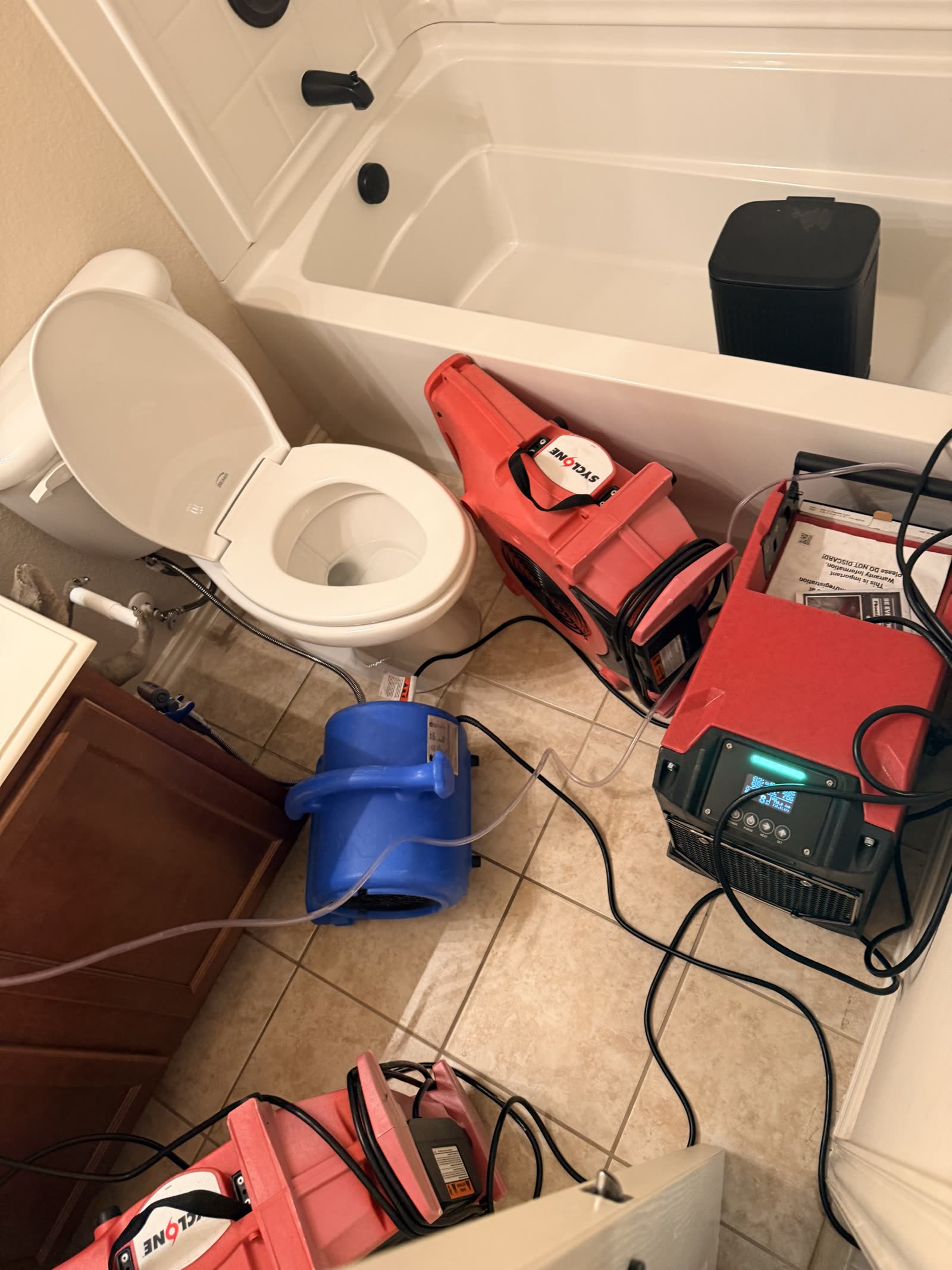 Fort Worth — bathroom drying with injectidry and air movers